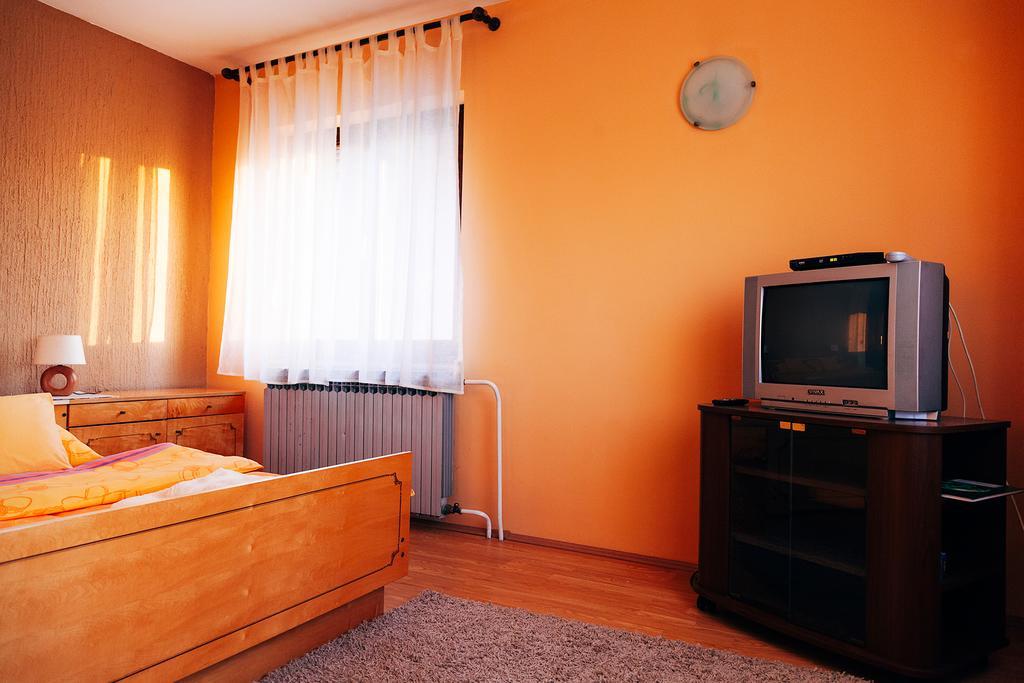 Apartmani Maraton วูโควาร์ ภายนอก รูปภาพ