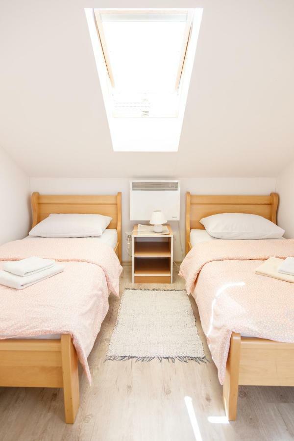 Apartmani Maraton วูโควาร์ ภายนอก รูปภาพ