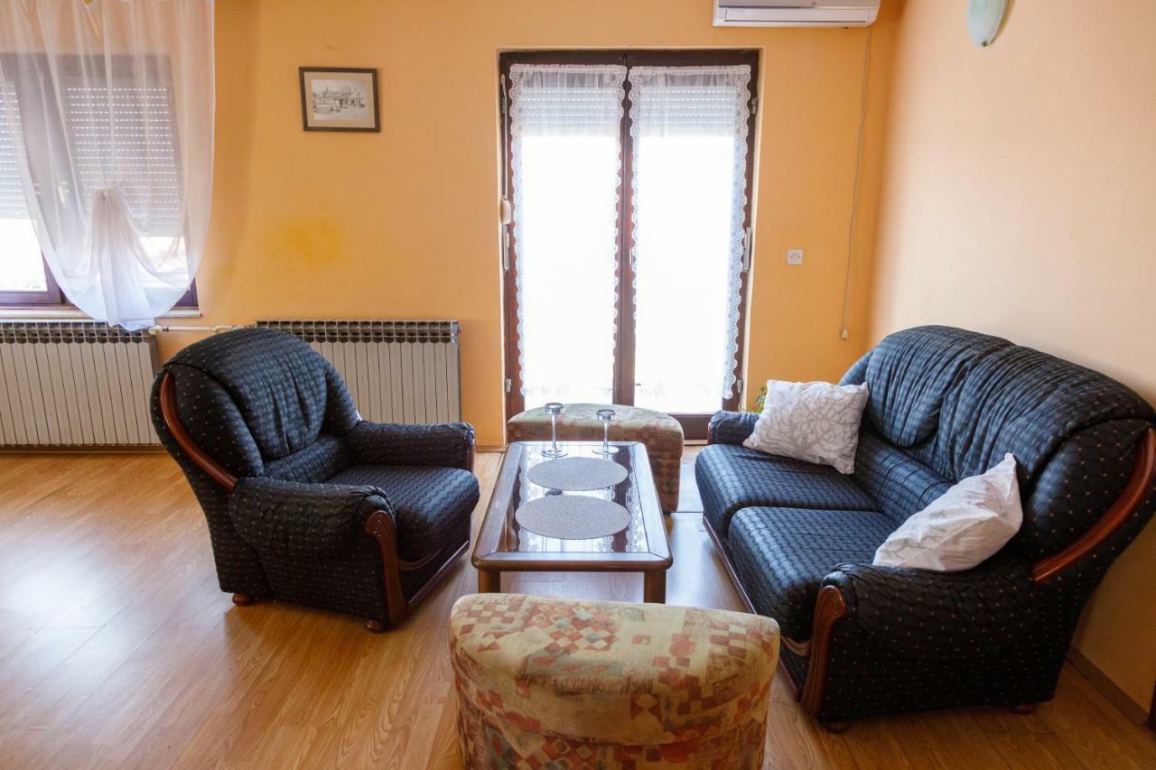 Apartmani Maraton วูโควาร์ ภายนอก รูปภาพ
